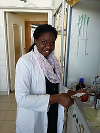 Prof. Dr. Ester Innocentin the MLU lab