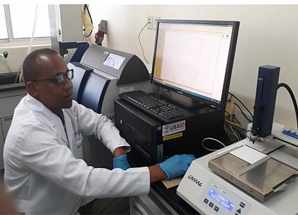 Mr. Shedafa works with the HPTLC in the laboratory of School of Pharmacy, MUHAS